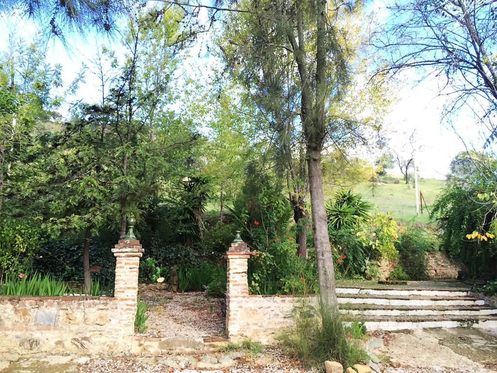 Cortijo El Berrocal Guest House กาซาญา เดลา เซียร์รา ภายนอก รูปภาพ