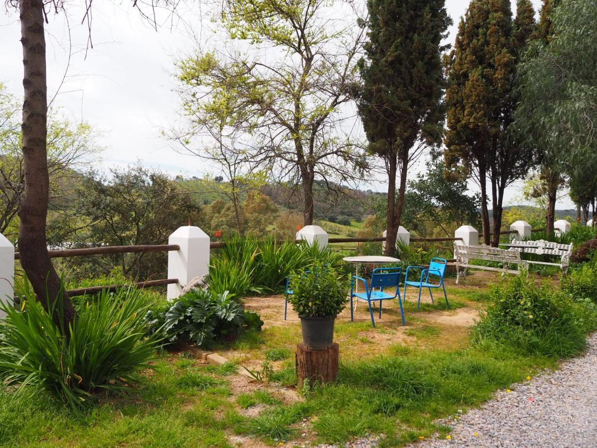 Cortijo El Berrocal Guest House กาซาญา เดลา เซียร์รา ภายนอก รูปภาพ