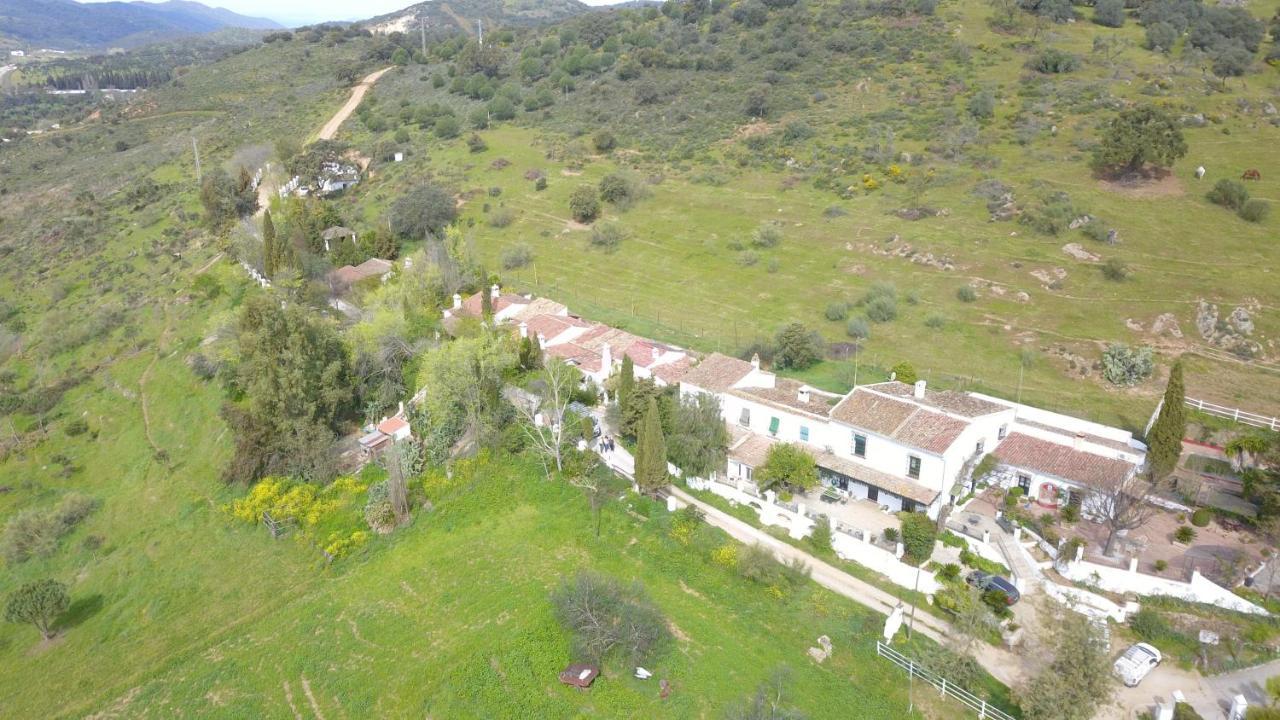 Cortijo El Berrocal Guest House กาซาญา เดลา เซียร์รา ภายนอก รูปภาพ