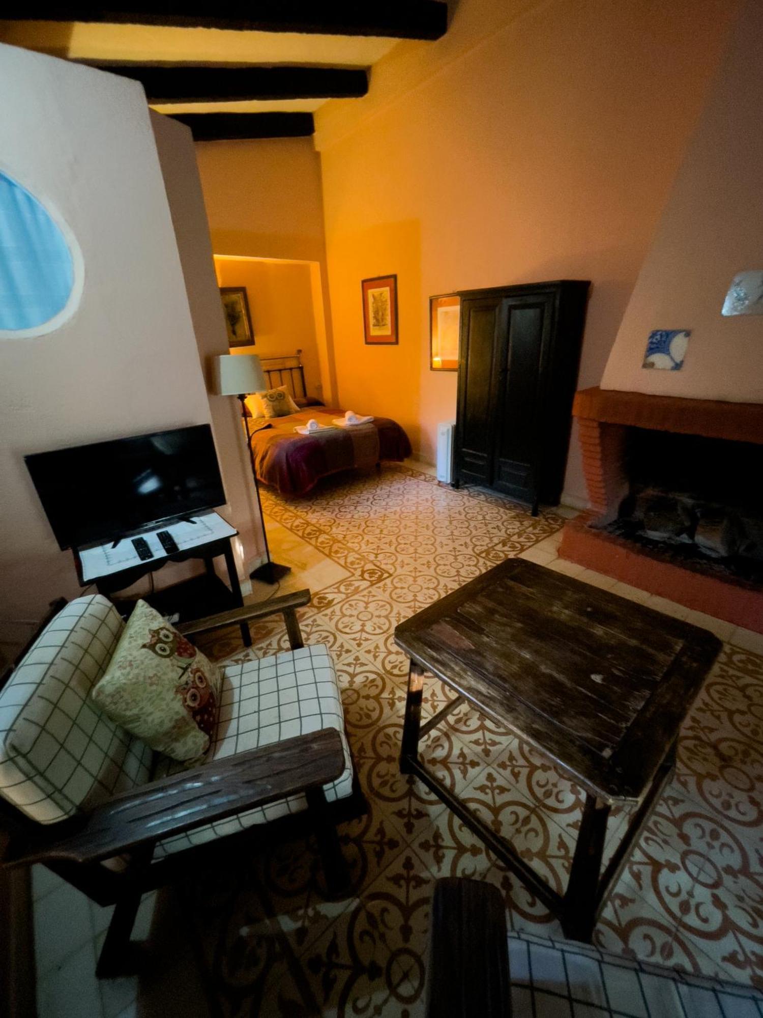 Cortijo El Berrocal Guest House กาซาญา เดลา เซียร์รา ภายนอก รูปภาพ