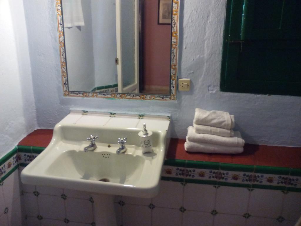 Cortijo El Berrocal Guest House กาซาญา เดลา เซียร์รา ภายนอก รูปภาพ