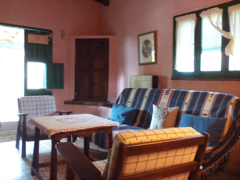 Cortijo El Berrocal Guest House กาซาญา เดลา เซียร์รา ภายนอก รูปภาพ