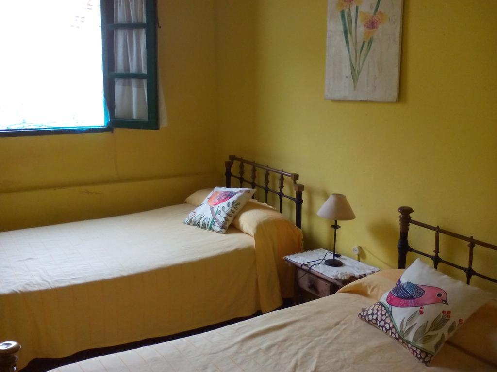 Cortijo El Berrocal Guest House กาซาญา เดลา เซียร์รา ภายนอก รูปภาพ